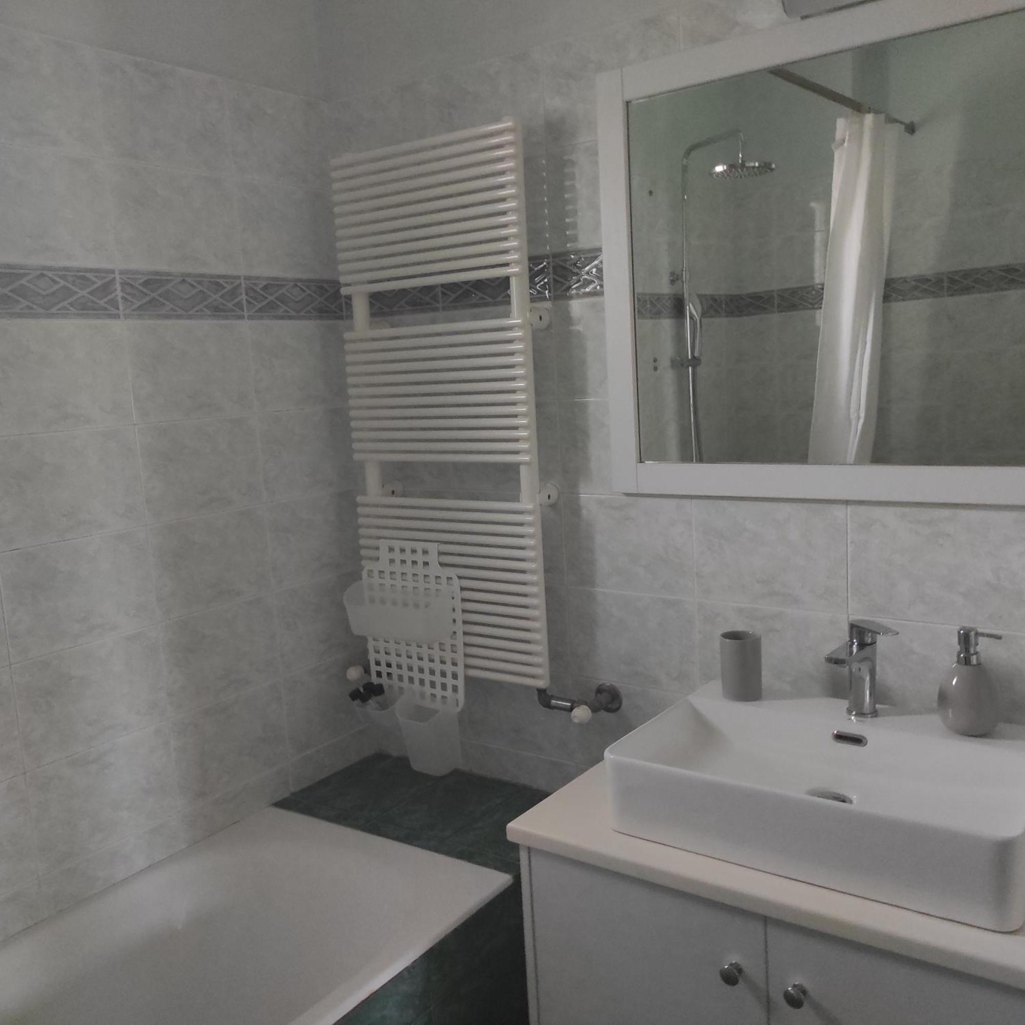 העיירה רתימנו Sea Breeze Villa מראה חיצוני תמונה